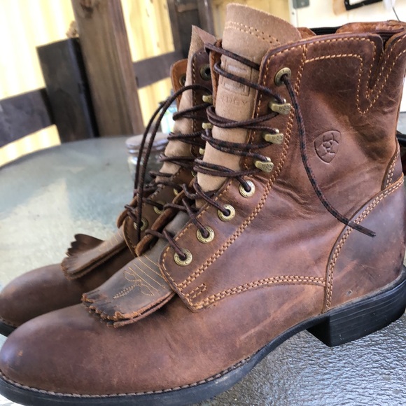 🚨B2G1 ARIAT Brown Leather Ankle Booties - Picture 2 of 12